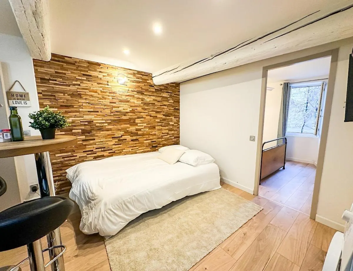 Charming Flat In The Historic Center Of Saint-Remy Apartment France